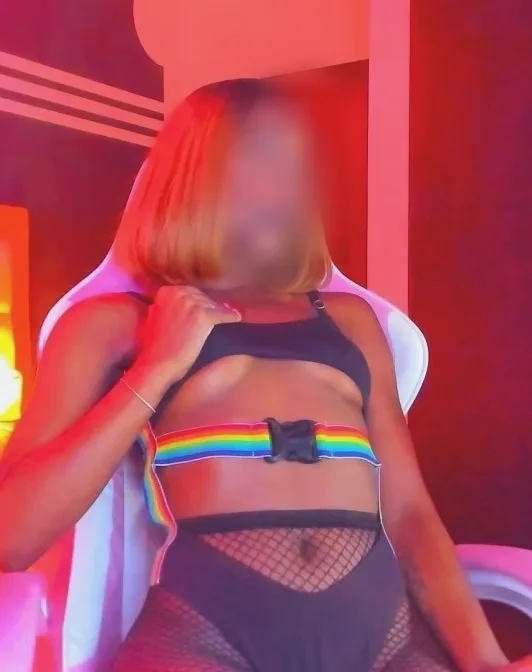 Emanuela, 25 anni